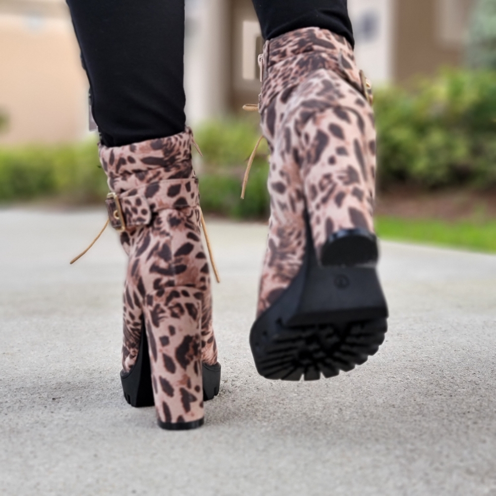 Women's Leopard Lace up Booties Chunky Heels - Picture 3 of 6